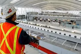 Công nhân tập đoàn Aecon. (Nguồn: AP)