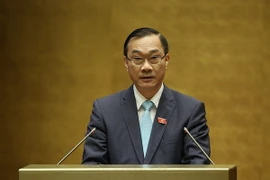 Chủ nhiệm Ủy ban Kinh tế của Quốc hội Vũ Hồng Thanh trình bày Báo cáo của Đoàn giám sát Quốc hội về việc thực hiện chính sách, pháp luật về quản lý, sử dụng vốn, tài sản nhà nước tại doanh nghiệp và cổ phần hóa doanh nghiệp nhà nước giai đoạn 2011-2016. (