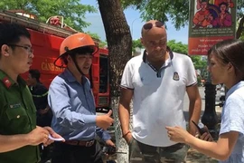 Đà Nẵng: Khen thưởng du khách nước ngoài cứu hai em nhỏ khỏi đám cháy
