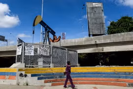 Một cơ sở khai thác dầu tại Caracas, Venezuela. (Nguồn: AFP/TTXVN)