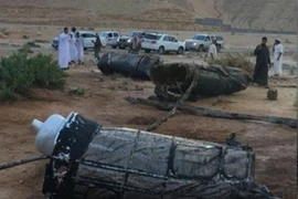Các mảnh vỡ của tên lửa do nhóm phiến quân Houthi phóng bị đánh chặn tại Riyadh, Saudi Arabia ngày 11/4. (Nguoonf: Al Arabiya/TTXVN)