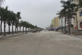 Các hạng mục công trình kè biển Hải Tiến đã cơ bản được hoàn thành. (Ảnh: Khiếu Tư/TTXVN)