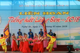 Một tiết mục tham gia Tiếng hát làng Sen 2018. (Ảnh: Bích Huệ/TTXVN) 