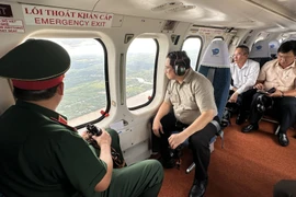 Thủ tướng Phạm Minh Chính thị sát tình hình sạt lở ven biển Vùng Đồng bằng sông Cửu Long.