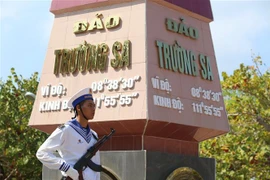 Cột mốc chủ quyền trên Đảo Trường Sa. (Ảnh: Thuỳ Giang/TTXVN)