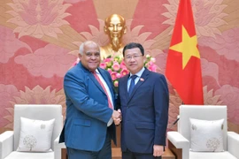 Chủ nhiệm Ủy ban Đối ngoại Vũ Hải Hà và Đại sứ Cuba tại Việt Nam Orlando Nicolás Hernández Guillén. (Nguồn: Cổng Thông tin Điện tử Quốc hội)