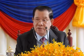 Chủ tịch đảng Nhân dân Campuchia (CPP) cầm quyền, ông Samdech Techo Hun Sen phát biểu tại cuộc họp báo ở Phnom Penh ngày 22/8/2023. (Ảnh: Kyodo/TTXVN)