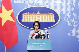 Người Phát ngôn Bộ Ngoại giao Phạm Thu Hằng chủ trì họp báo tháng 8 năm 2023. (Ảnh: Phạm Kiên/TTXVN)