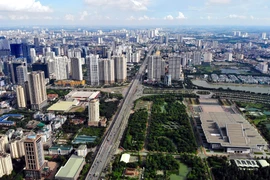 Khu vực quận Cầu Giấy Hà Nội là nơi có tốc độ đô thị cao với nhiều tòa nhà cao tầng hiện đạị. (Ảnh: Danh Lam/TTXVN)