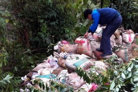 "Quặng tặc" ngang nhiên hoành hành tại mỏ đất hiếm lớn nhất nước
