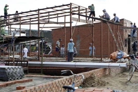 Phát triển tuyến dân cư vượt lũ: Khó hoàn thành như mong đợi