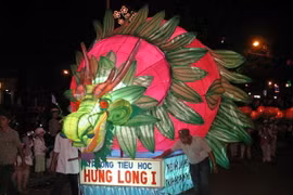 Phan Thiết: Rực rỡ Lễ hội rước đèn Trung thu lớn nhất Việt Nam