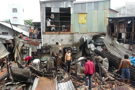 Hỗ trợ ban đầu 100 triệu cho các hộ trong vụ hỏa hoạn ở Long Xuyên