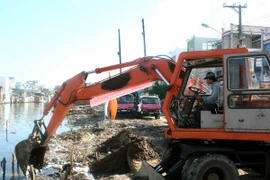 1.000 tỷ đồng giải phóng mặt bằng thi công kè hai bờ sông Cà Mau