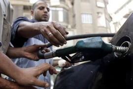 Ai Cập chuẩn bị tăng giá bán xăng dầu sau tám năm