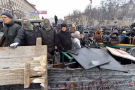 Cảnh sát Ukraine phá bỏ các rào cản của người biểu tình
