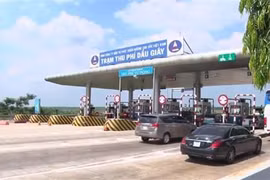 Một loạt câu hỏi cũng đặt ra khi nhà đầu tư đưa ra mức phí trích lại cho đơn vị dịch vụ thu phí tự động quá cao. (Ảnh: TTXVN)