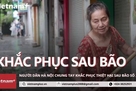 Hà Nội: Người dân đổ ra đường cùng chung tay khắc phục hậu quả bão số 3