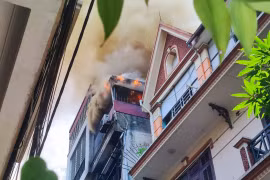 Hà Nội: Cháy nhà dân ở Trần Quý Kiên, không có thiệt hại về người