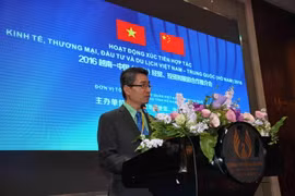 Đại diện Đại sứ quán Việt Nam tại Trung Quốc, Tham tán Công sứ Nguyễn Đắc Thành phát biểu tại hội thảo. (Nguồn: PX Bắc Kinh)