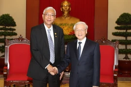 Tổng Bí thư Nguyễn Phú Trọng tiếp Tổng thống Cộng hòa Liên bang Myanmar Htin Kyaw thăm cấp Nhà nước Việt Nam. (Ảnh: Trí Dũng/TTXVN)