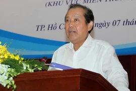 Ông Trương Hòa Bình, Ủy viên Bộ Chính trị, Phó Thủ tướng Thường trực Chính phủ, Trưởng Ban Chỉ đạo tổng kết thực hiện Nghị quyết Trung ương 3 khóa 10 phát biểu chỉ đạo hội nghị. (Ảnh: Thanh Vũ/TTXVN)