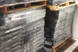 Lô hàng bị phát hiện tại cửa khẩu cảng Sài Gòn khu vực 4. (Ảnh: PV/Vietnam+)