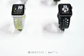Đồng hồ thông minh Apple Watch Series 2. (Nguồn: AFP/TTXVN)