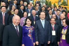 Chủ tịch nước Trần Đại Quang gặp mặt thân mật Đoàn đại biểu thầy thuốc tiêu biểu đạt giải thưởng Đặng Văn Ngữ của Bộ Y tế. (Ảnh: Nhan Sáng/TTXVN)