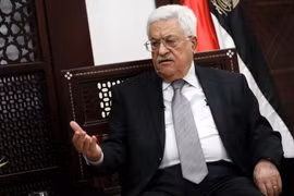Tổng thống Palestine Mahmoud Abbas trả lời báo giới tại thành phố Ramallah, Bờ Tây ngày 11/4. (Nguồn: AFP/TTXVN)