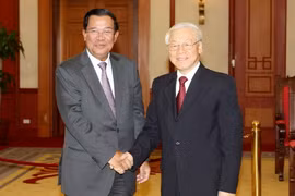 Tổng Bí thư Nguyễn Phú Trọng tiếp Thủ tướng Vương quốc Campuchia Samdech Akka Moha Sena Padei Techo Hun Sen. (Ảnh: Trí Dũng/TTXVN)