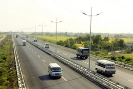 Một đoạn cao tốc Thành phố Hồ Chí Minh-Trung Lương. (Ảnh: Anh Tôn/TTXVN)