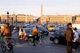Đường phố tại Paris, Pháp. (Ảnh: AFP/ TTXVN)