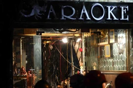 Hiện trường bên trong vụ cháy tại quán Karaoke ở số 231 phố Quan Hoa, phường Quan Hoa, quận Cầu Giấy, Hà Nội. (Ảnh: Phạm Kiên/TTXVN)