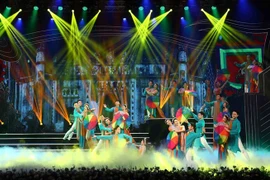 Một tiết mục văn nghệ tại chương trình nghệ thuật “Những người con của nhân dân”. (Ảnh: Phạm Kiên/TTXVN)