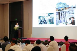 Giám đốc Sở Giao thông Vận tải Thành phố Hồ Chí Minh Trần Quang Lâm trình bày quy hoạch giao thông vận tải thành phố. (Ảnh: Tiến Lực/TTXVN)