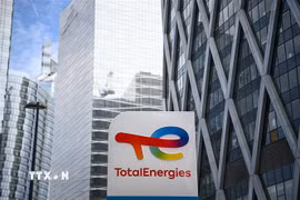 Biển hiệu TotalEnergies. (Ảnh: TTXVN)