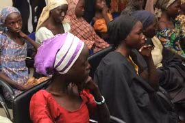 Một số nữ sinh làng Chibok vừa được Boko Haram trả tự do ngày 13/10. (Nguồn: AFP/TTXVN)