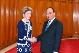 Thủ tướng Nguyễn Xuân Phúc tiếp Quốc vụ khanh Thụy Sĩ Marie Gabrielle Ineichen. (Ảnh: Thống Nhất/TTXVN)