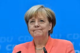 Thủ tướng Đức Angela Merkel phát biểu trong cuộc họp báo ở Berlin. (Nguồn: AFP/TTXVN)