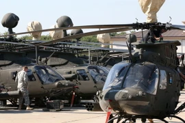 Những chiếc "Kỵ binh bay" của Mỹ tại căn cứ Humphreys ngày 18/10. (Ảnh: Yonhap/TTXVN phát)
