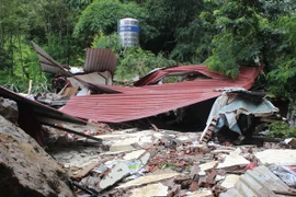 [Video] Hiện trường vụ đá lở khiến 2 mẹ con bị thương nặng tại Sơn La