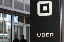 Biểu tượng Uber tại trụ sở của hãng này ở San Francisco, California, Mỹ. (Nguồn: AFP/TTXVN)