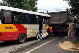 Hiện trường vụ tai nạn. (Ảnh: Văn Tý/TTXVN)