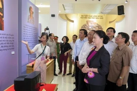 Chủ tịch Quốc hội Nguyễn Thị Kim Ngân thăm Bảo tàng Mẹ Việt Nam Anh hùng. (Ảnh: Văn Sơn/TTXVN)