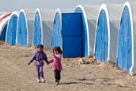 Trẻ em Iraq tại trại tị nạn Al-Agha ở Tal Afar, tây nam Mosul. (Nguồn: AFP/TTXVN)