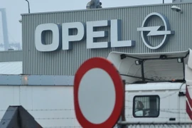 Bên ngoài nhà máy lắp ráp ôtô Opel ở Antwerp (Bỉ) ngày 21/1. (Nguồn: THX/TTXVN)