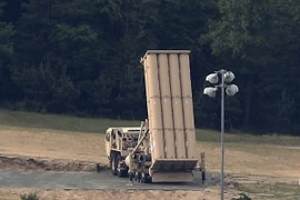 Hệ thống phòng thủ tên lửa tầm cao giai đoạn cuối (THAAD) của Mỹ được triển khai tại Seongju, Hàn Quốc ngày 30/5. (Nguồn: EPA/TTXVN)
