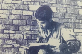 Tác giả “Viết và Đối thoại”: Từ bệ đỡ của sự thật và lịch sử