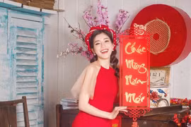 Quán quân Giọng hát Việt Ngọc Ánh đẹp dịu dàng với áo dài cách tân 